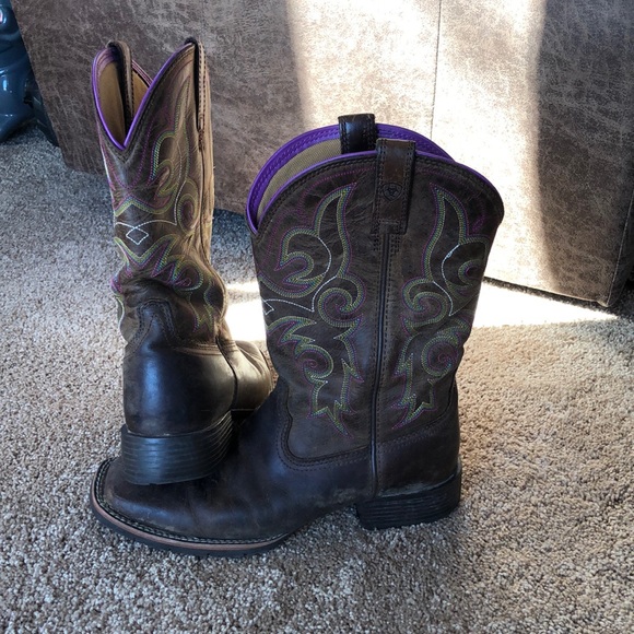 Ariat square toe boots - Picture 1 of 6